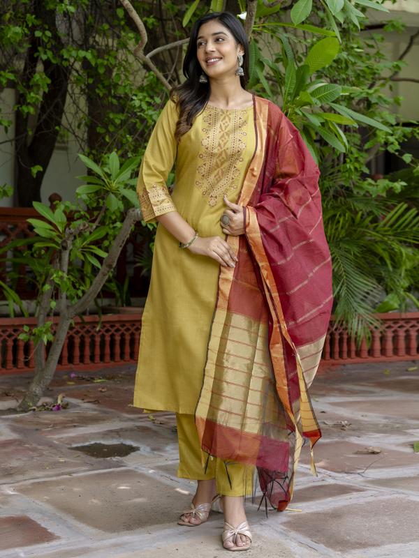 VP 9618 Kurta Set with Dupatta Foil Print Kurta Set for Women